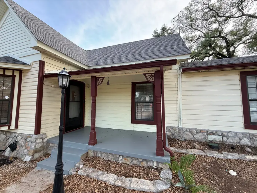 307 Mission Street, Glen Rose, TX 76043 - #3