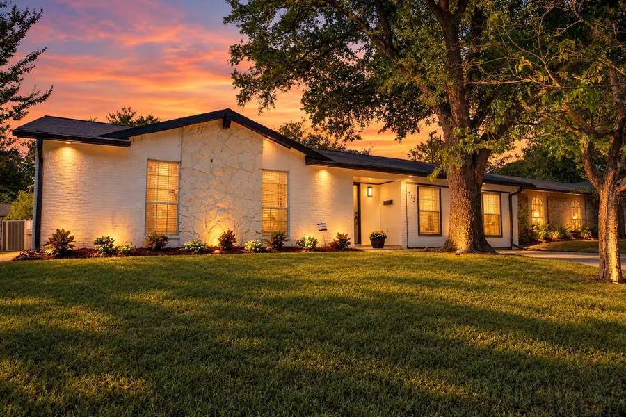313 Boulder Court, Burleson, TX 76028 - #2