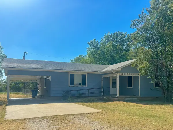 303 N Colorado Street, Whitney, TX 76692