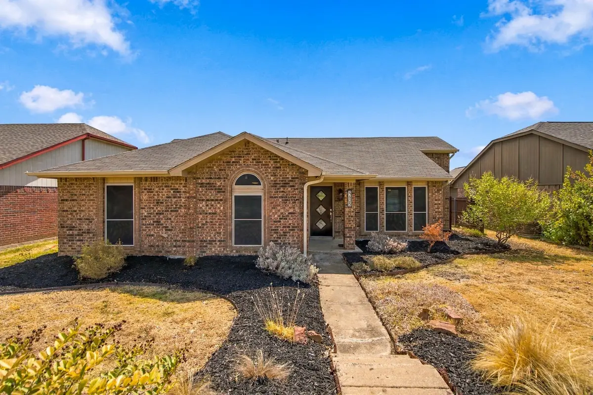 4405 Queen Circle, The Colony, TX 75056 - #1