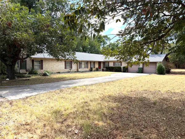 316 S Erath Street, Iredell, TX 76649