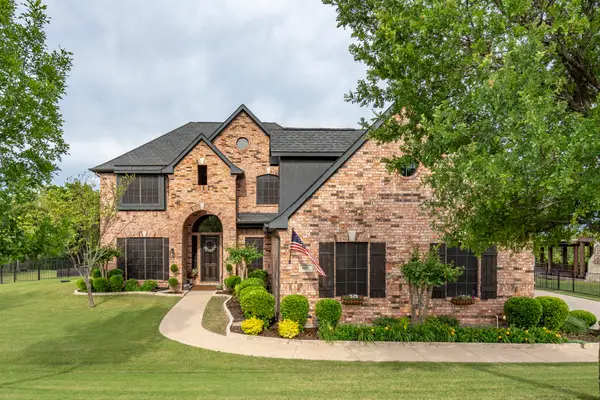 1017 Hilltop Drive, Lavon, TX 75166