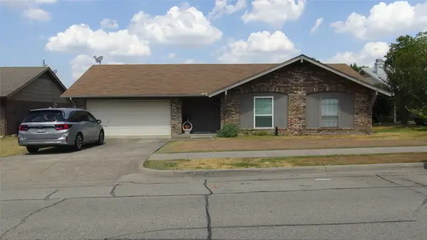 2107 Bordeaux Drive, Carrollton, TX 75007