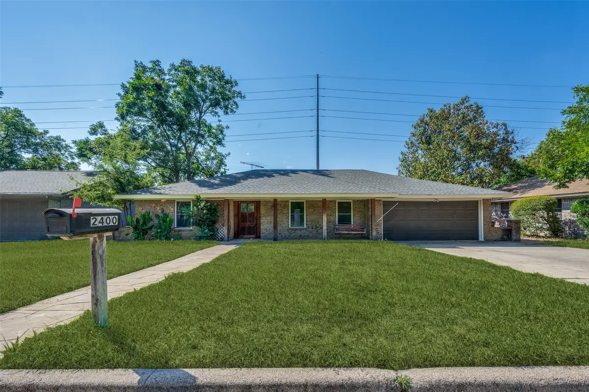 2400 W Lavender Lane, Arlington, TX 76013 - #1