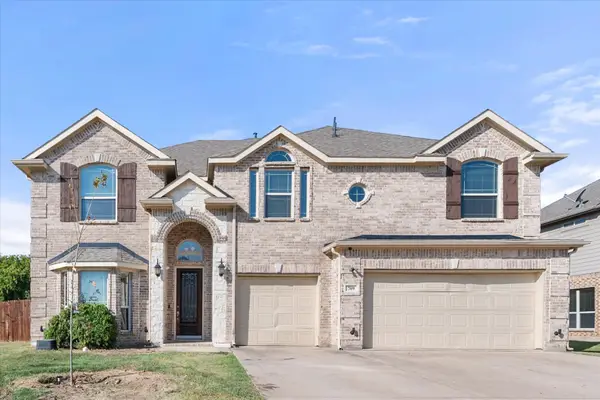 709 Netherfield Parkway, Mansfield, TX 76063