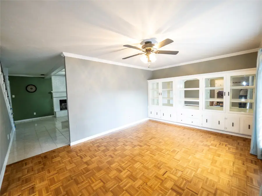 900 N Bowen Road, Arlington, TX 76012 - #3