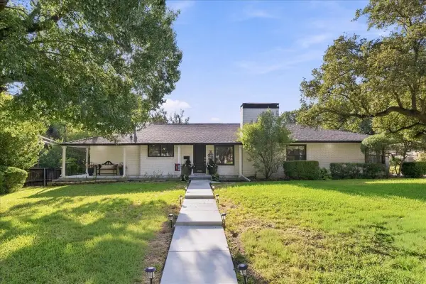 1805 Ems Road E, Fort Worth, TX 76116