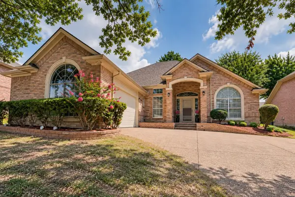 2508 Peach Blossom Court, Bedford, TX 76021