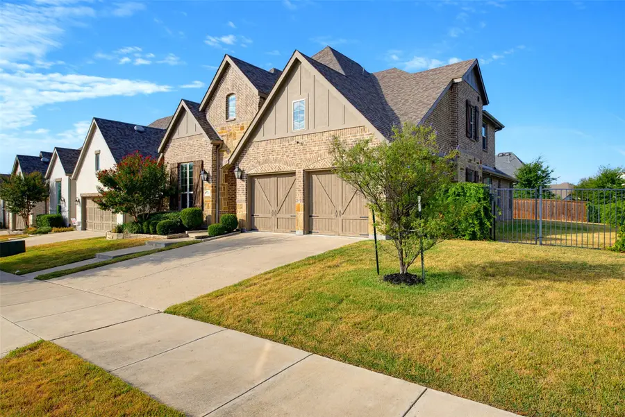 1920 Roundtree Circle E, Fort Worth, TX 76008 - #2