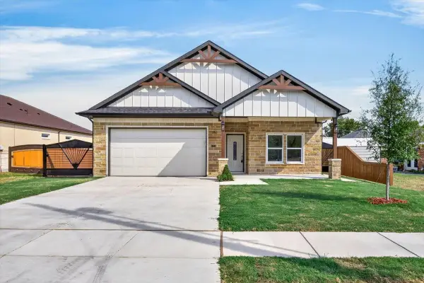 602 Crenshaw Street, Terrell, TX 75160