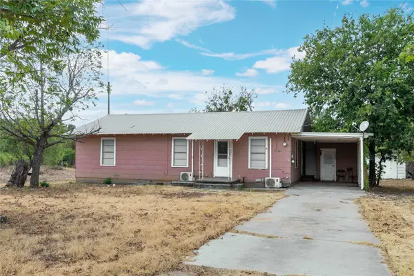 408 S 4th Street, Bangs, TX 76823