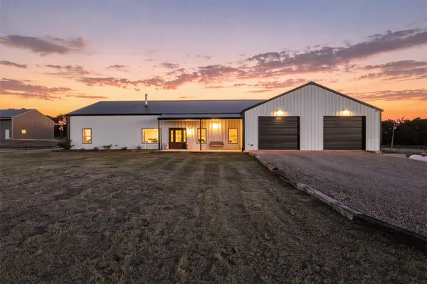 208 Chicken Field Road, Whitewright, TX 75491
