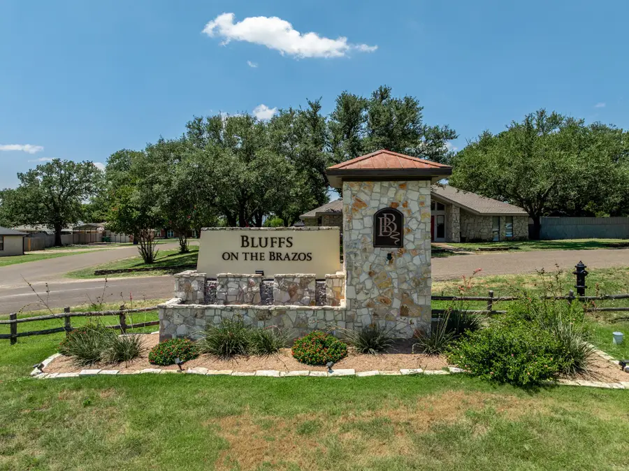 101 Lost Oaks Drive, Waco, TX 76705 - #2