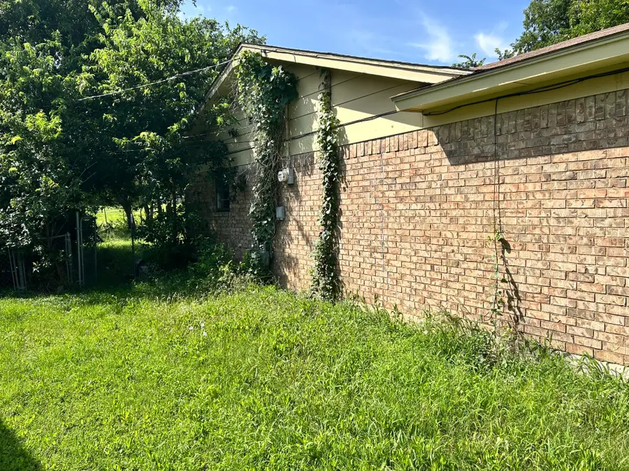 508 Parkway Drive, Brownwood, TX 76801 - #2