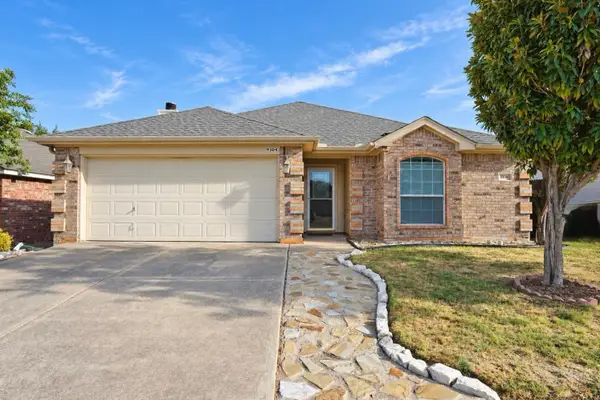 9304 Marilyn Court, White Settlement, TX 76108