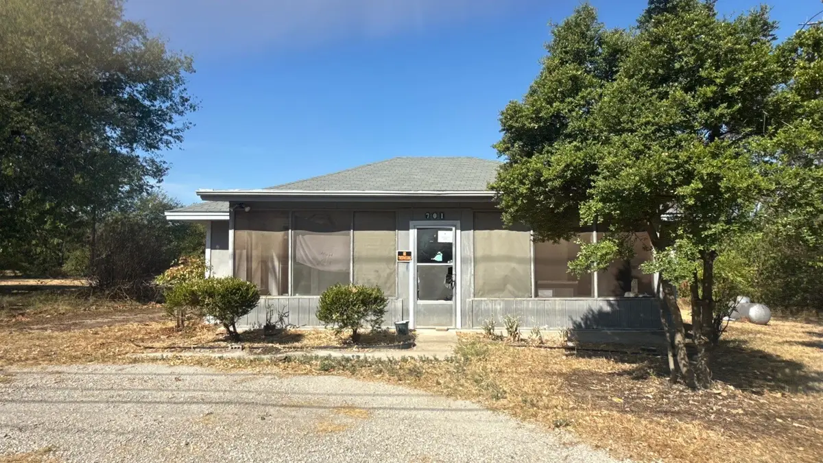 701 N Newark Street, Decatur, TX 76234 - #1