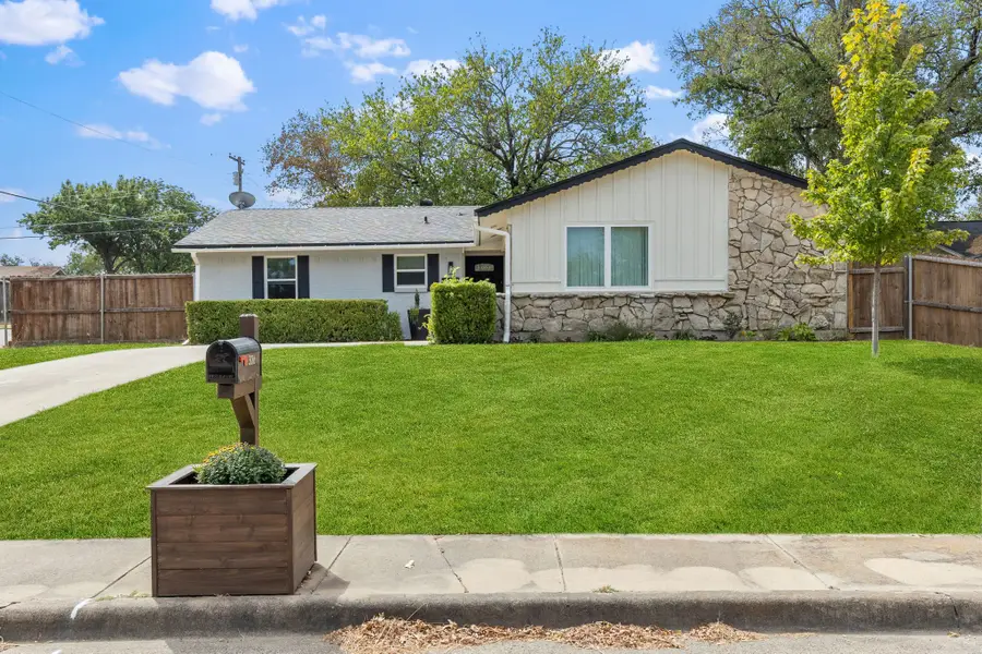 3016 Briarwood Drive, Plano, TX 75074 - #3