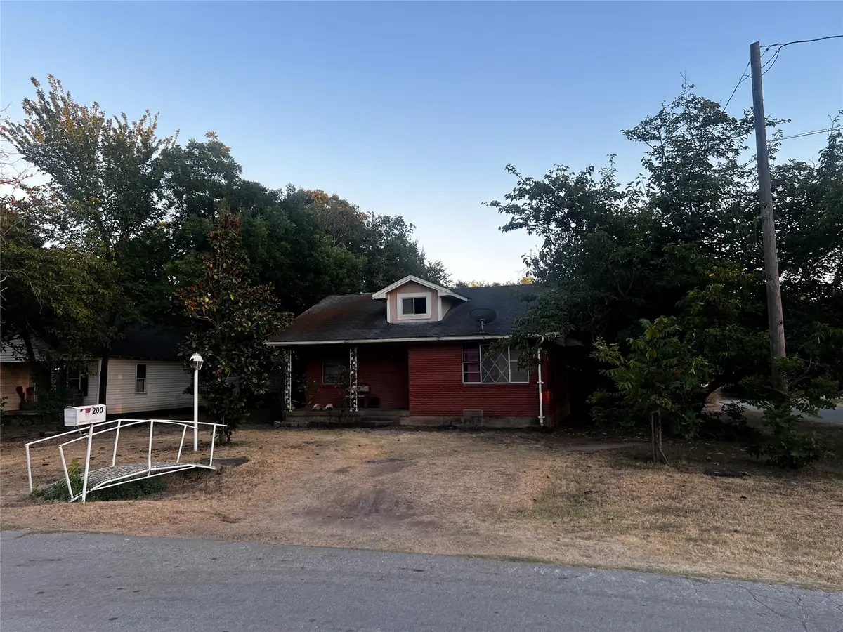 200 E Indiana Avenue, Midlothian, TX 76065 - #1