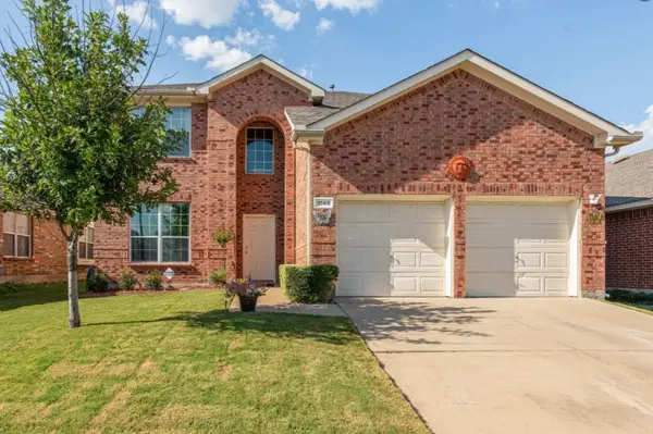 1048 Twin Brooks Drive, Grand Prairie, TX 75052