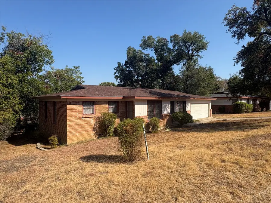 2121 Kingsdale Drive, Fort Worth, TX 76119 - #2