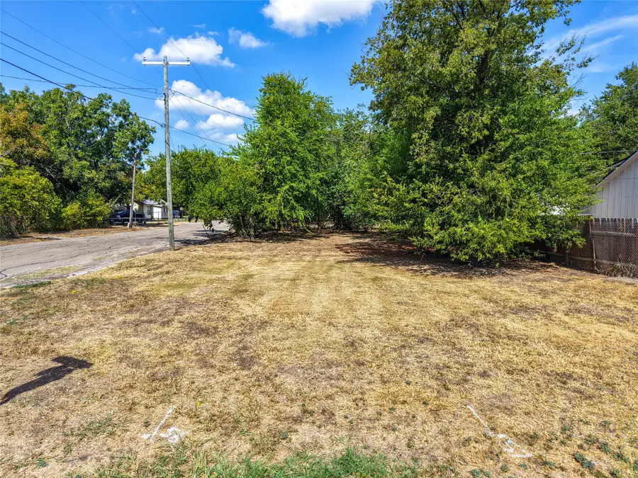 1525 Baylor Avenue E, Waco, TX 76706 - #2
