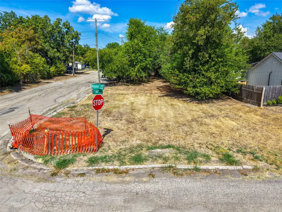 1525 Baylor Avenue E, Waco, TX 76706 - #3