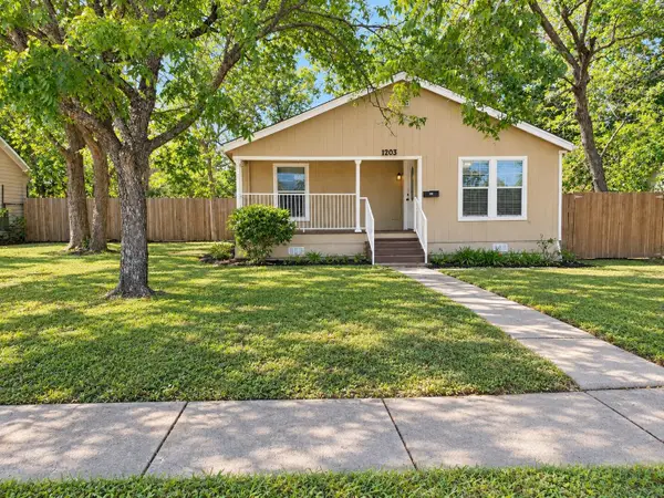 1203 N College Street, McKinney, TX 75069