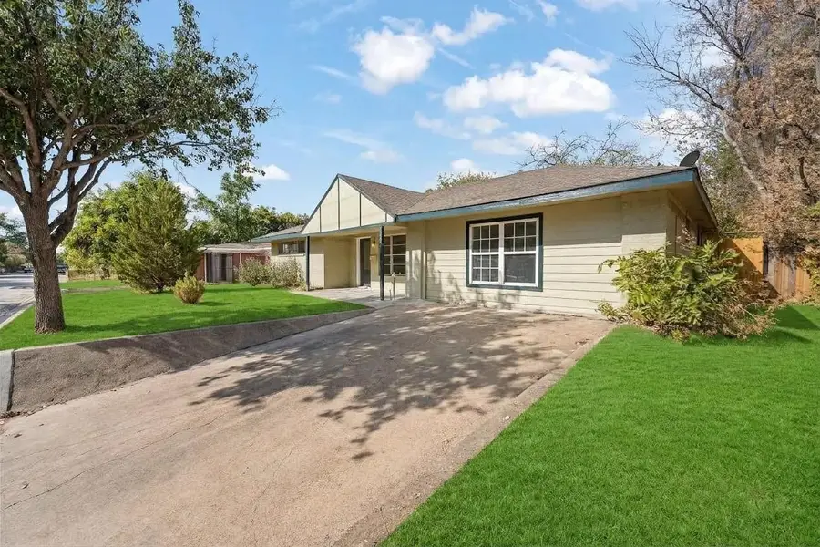 909 15th Street, Grand Prairie, TX 75050 - #2