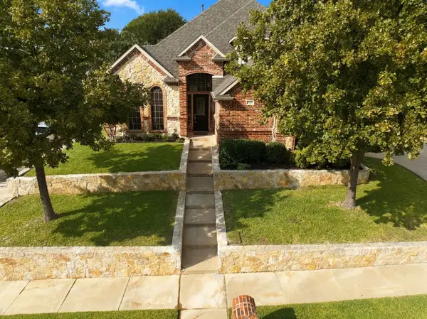 7921 Shady Oaks Drive, North Richland Hills, TX 76182