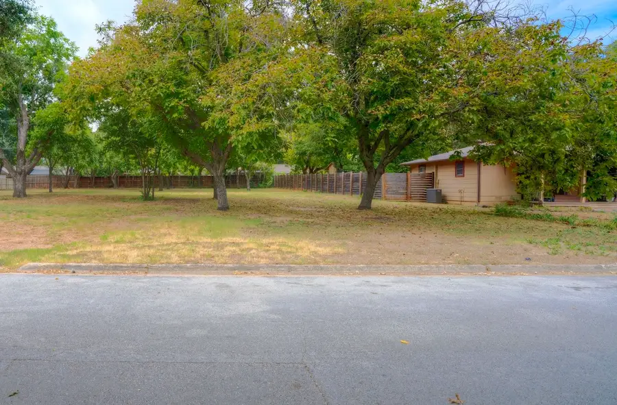 310 Blevins Street, Grapevine, TX 76051 - #2