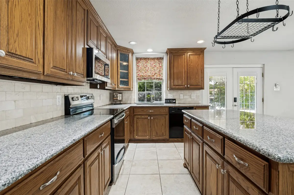 121 N Willow Street, Mansfield, TX 76063 - #1