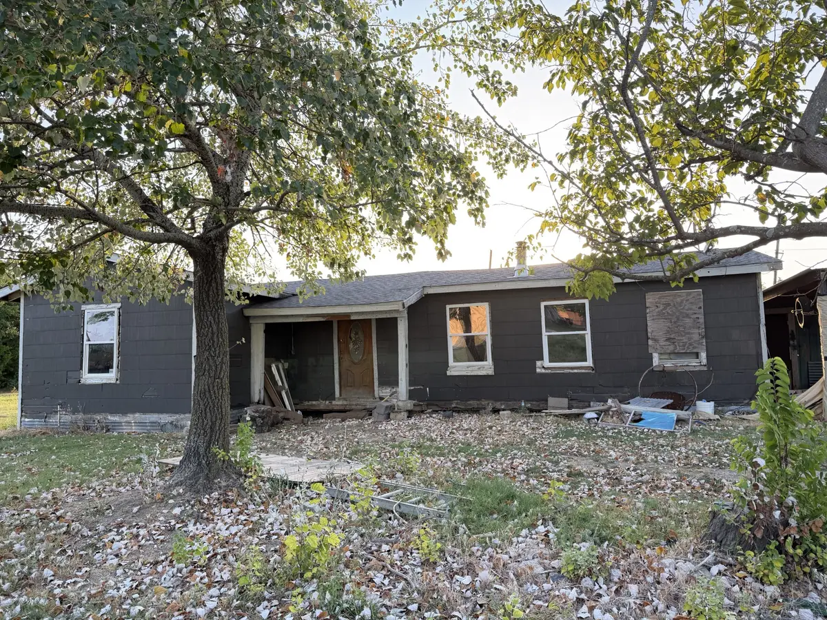 803 N Us Highway 69, Celeste, TX 75423 - #1