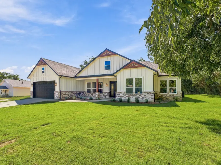 1810 Carpenter Street, Bridgeport, TX 76426 - #2