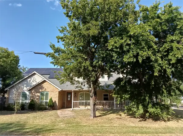 401 Pine Lane, Tolar, TX 76476