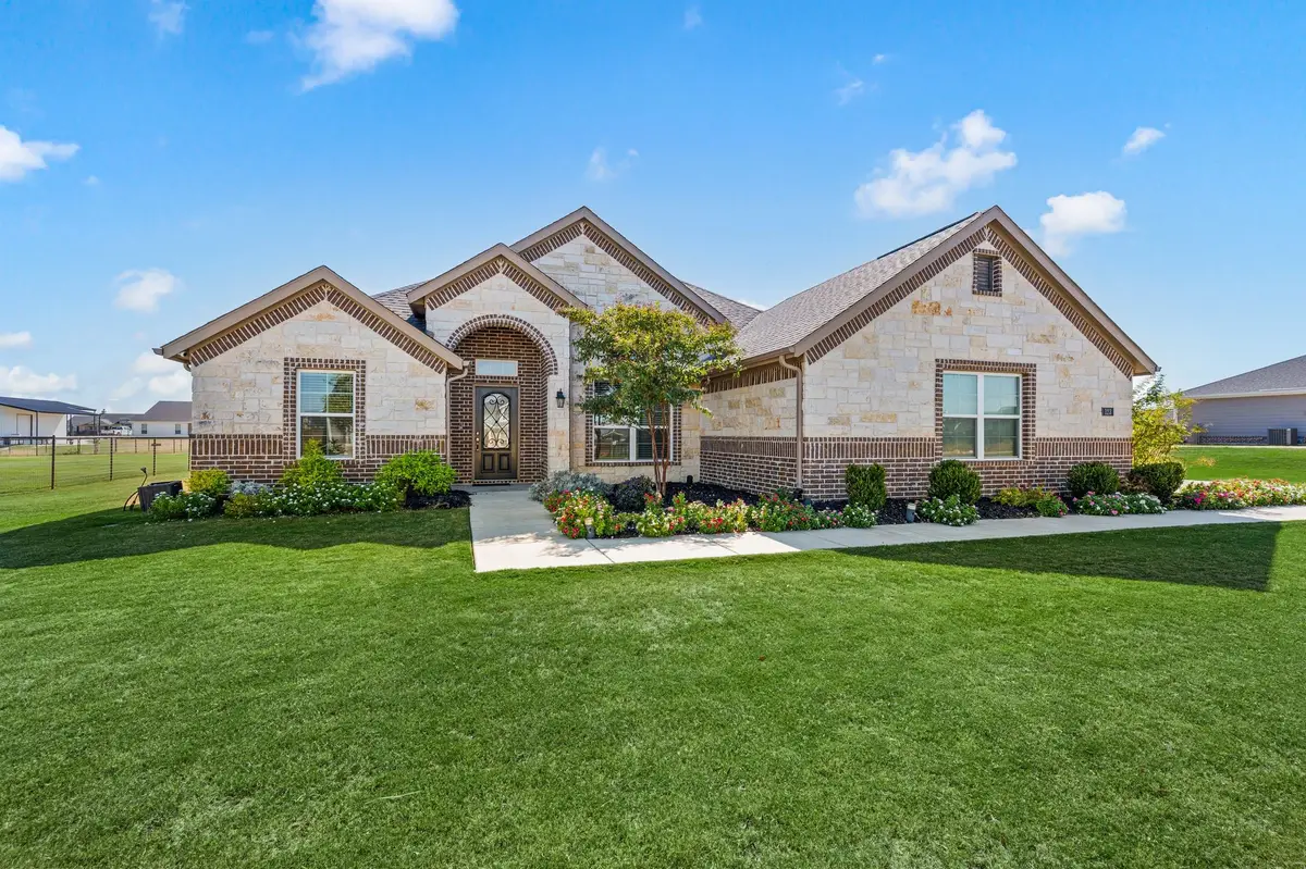 123 Mossy Creek Trail, Rhome, TX 76078 - #1