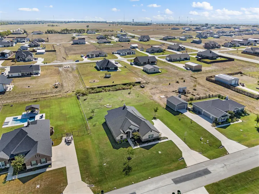 123 Mossy Creek Trail, Rhome, TX 76078 - #2