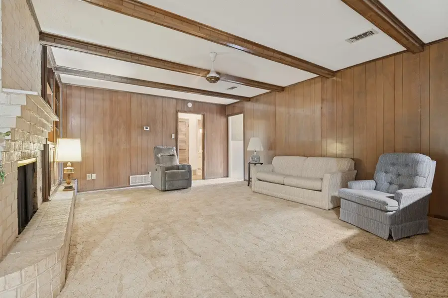 105 W Lilly Lane, Arlington, TX 76010 - #2