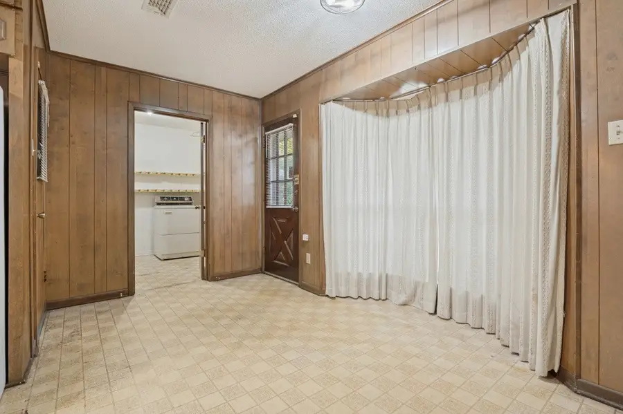 105 W Lilly Lane, Arlington, TX 76010 - #3