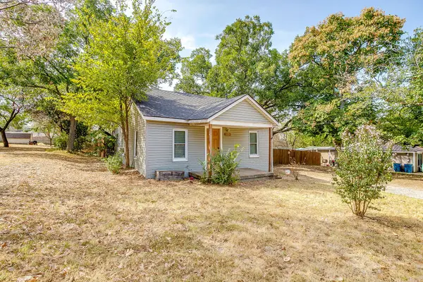 3318 Devalcourt Avenue, Forest Hill, TX 76119