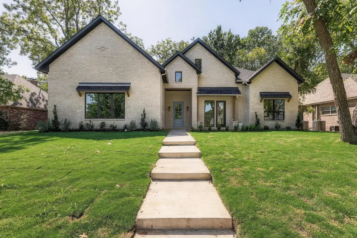 2510 Creekbend Circle, Sherman, TX 75092 - #1