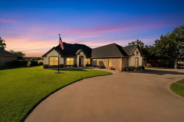 6410 Pinehurst Drive, Granbury, TX 76049