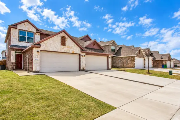 4917-4919 Sanger Circle Drive, Sanger, TX 76266