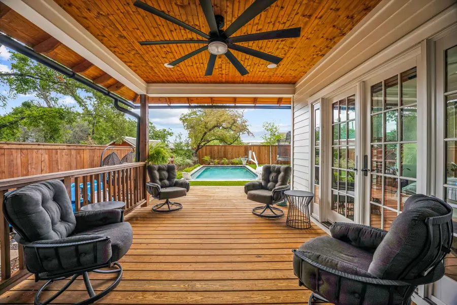 119 W Bluff Street, Granbury, TX 76048 - #3