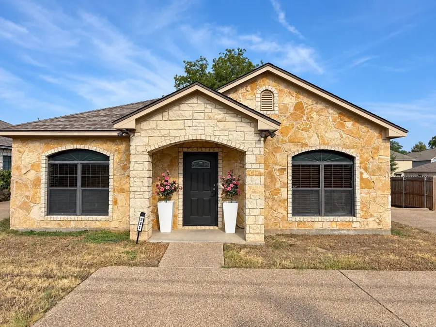 221 Gurley Lane, Waco, TX 76706 - #2