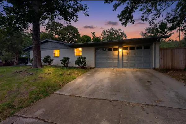 341 Arcadia Street, Hurst, TX 76053