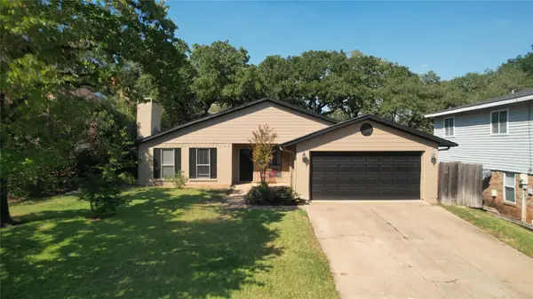 2813 Meandering Way, Bedford, TX 76021