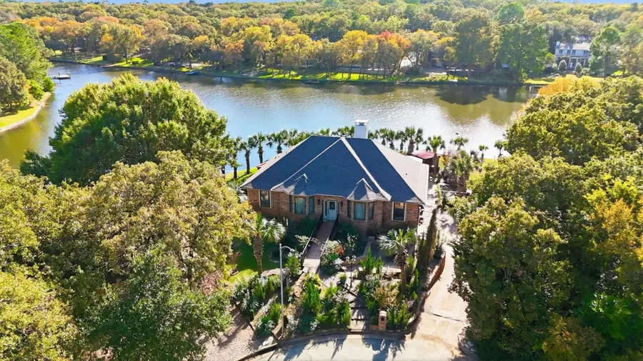 2910 Lakeshore Court, Arlington, TX 76013 - #2