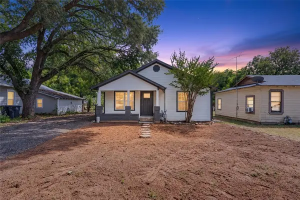 425 Bales Street, Cleburne, TX 76033