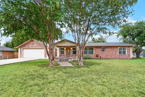 590 Bosque Lane, McGregor, TX 76657