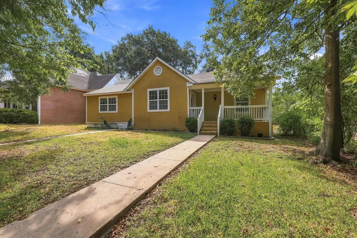 424 W Sears Street, Denison, TX 75020 - #1